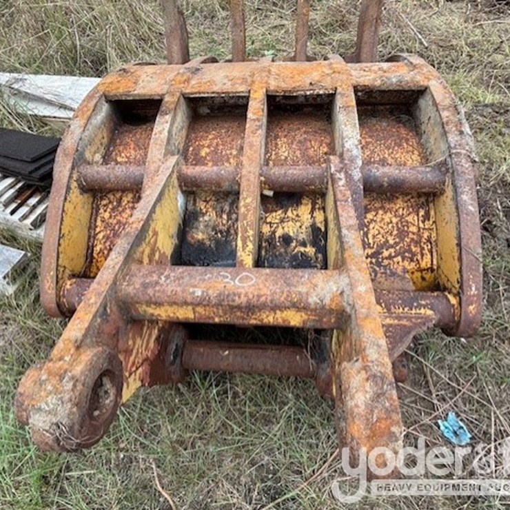 50" Wide 5/4 Tine Grapple 3 1/2" Pin to suit Excavator