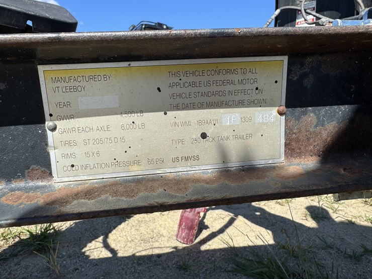 lee-boy-250-gal-tack-distributor-image-2