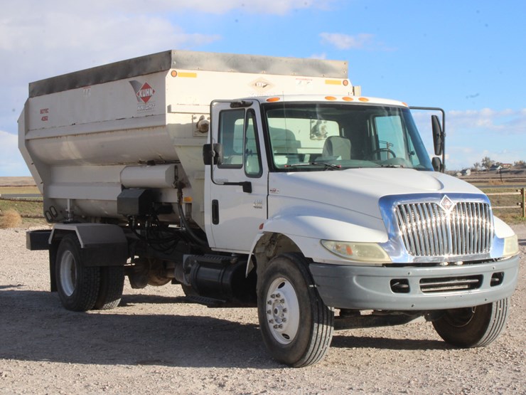 2004-international-durastar-4300-image-13