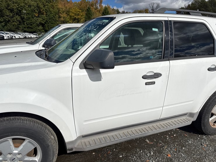 2012-ford-escape-xlt-image-38