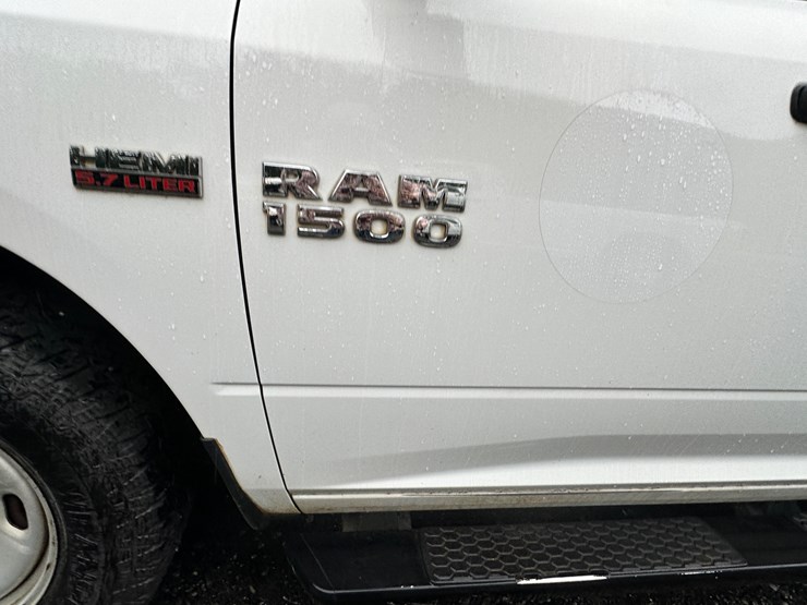 2015-dodge-ram-1500-image-34
