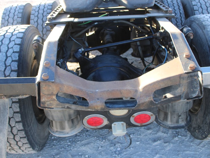 2016-freightliner-cascadia-125-image-22