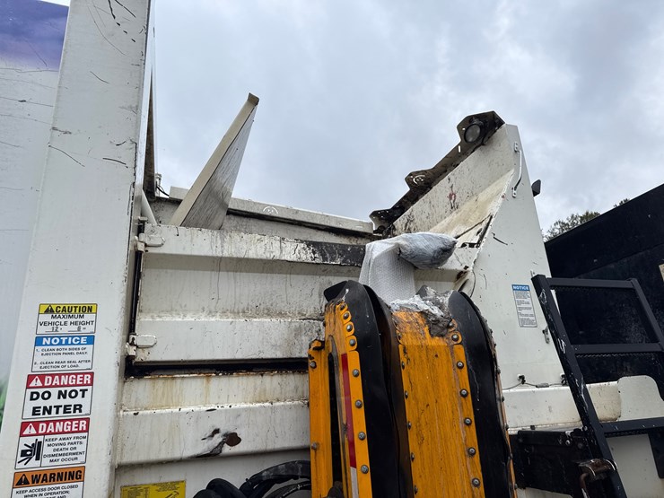 2016-autocar-acx64-image-36