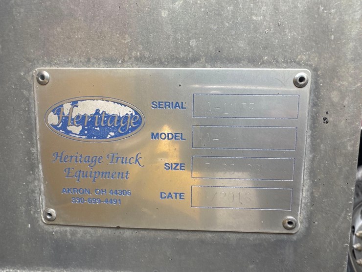 2017-peterbilt-567-image-16