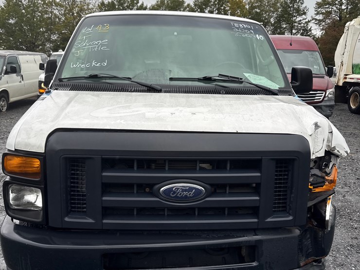 2009-ford-e350-image-7