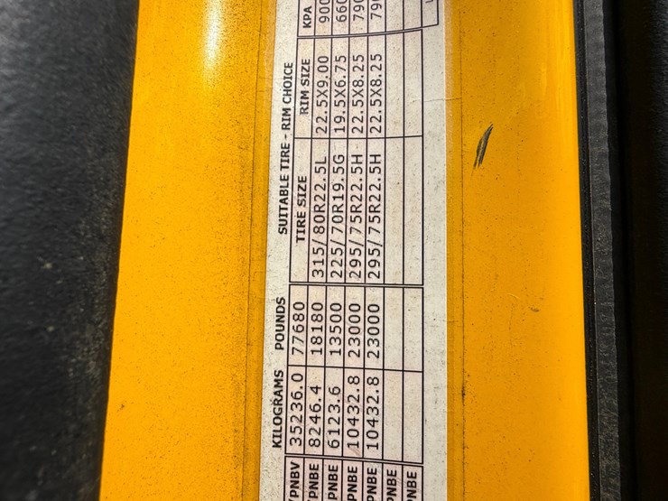 2018-peterbilt-567-image-19