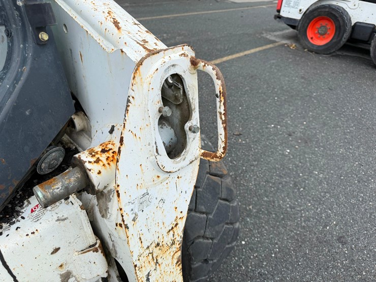 2016-bobcat-s650-image-7