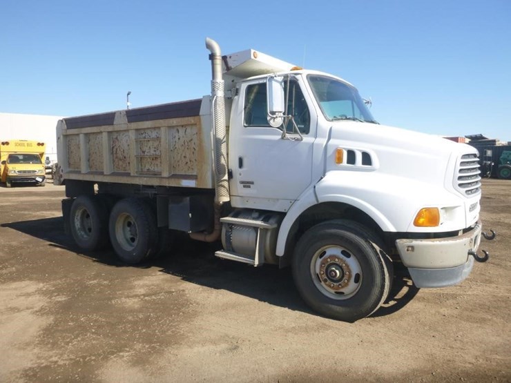 2009-sterling-lt9500-image-2