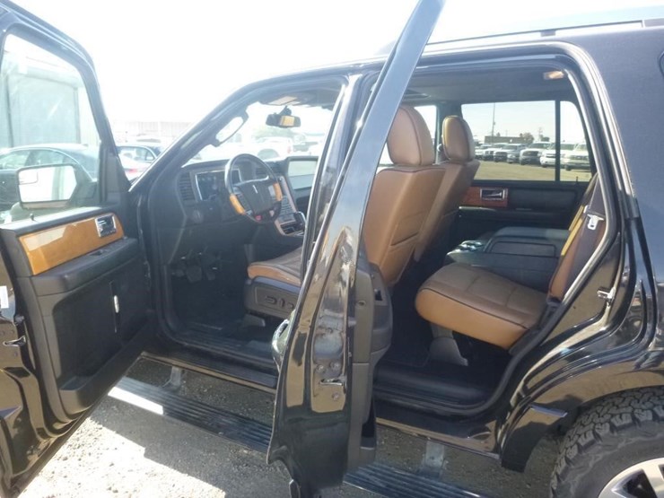 2012-lincoln-navigator-image-6