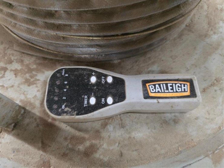 #2735-•-2016-baileigh-industrial-dc-2100c-dust-collector-image-12