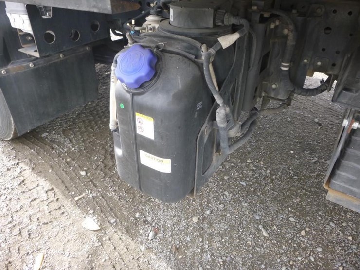 2018-isuzu-nrr-image-11