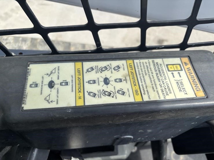 2019-bobcat-t740-image-22