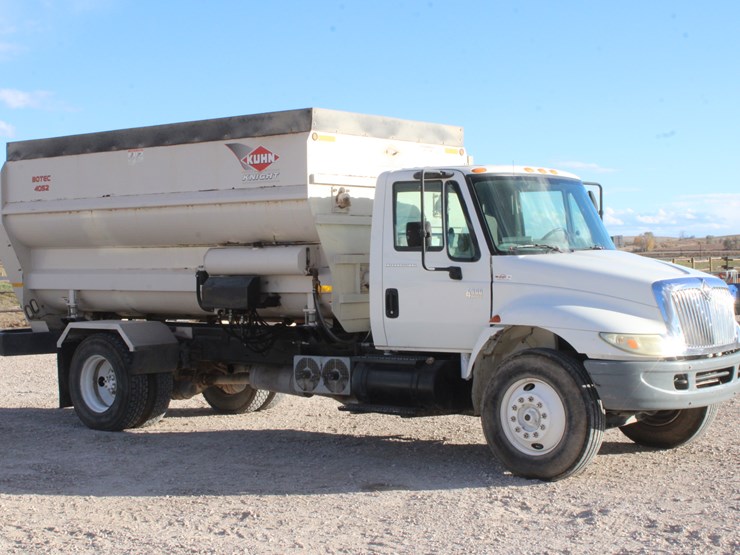 2004-international-durastar-4300-image-12