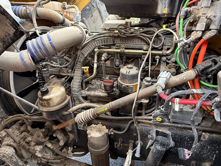 2018-peterbilt-567-image-10