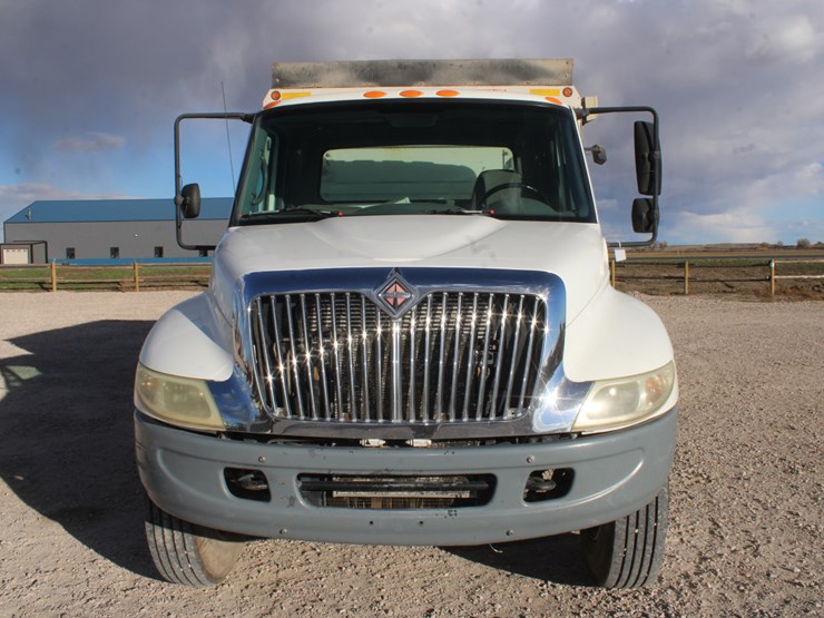 2004-international-durastar-4300-image-19