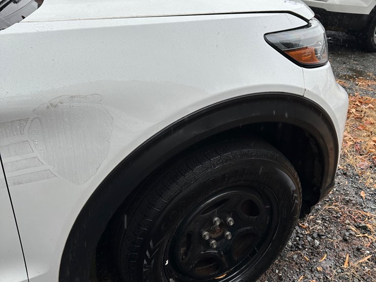 2021-ford-explorer-image-15