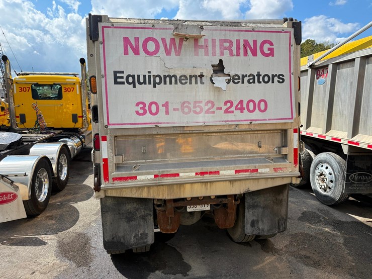 2018-peterbilt-567-image-5