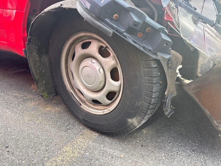 2015-ford-f150-xl-image-9