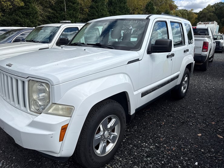 2012-jeep-liberty-image-37