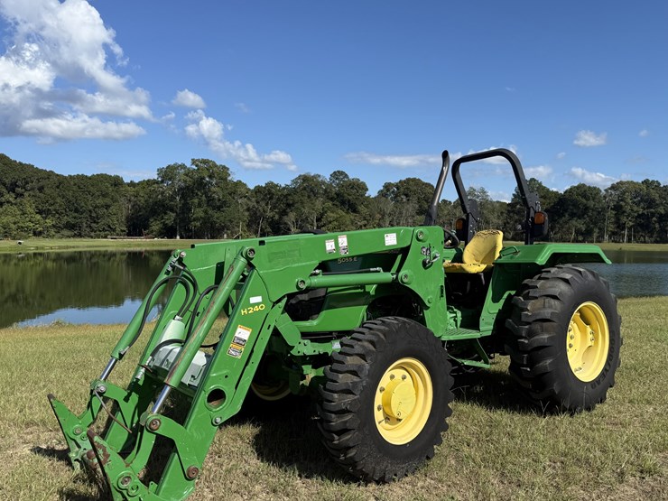 john-deere-5055e-image-1