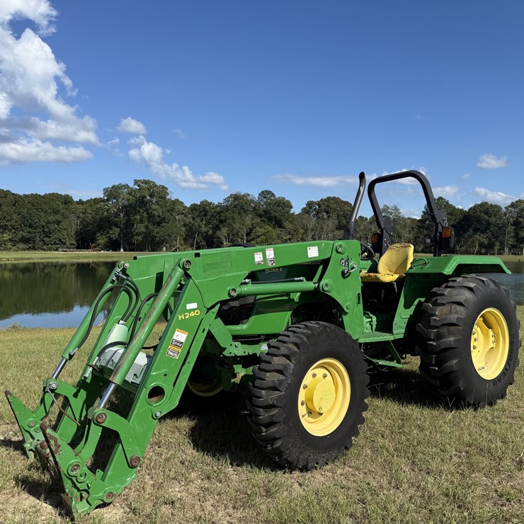 JOHN DEERE 5055E