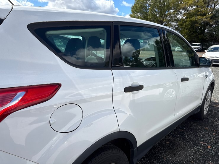 2015-ford-escape-image-44