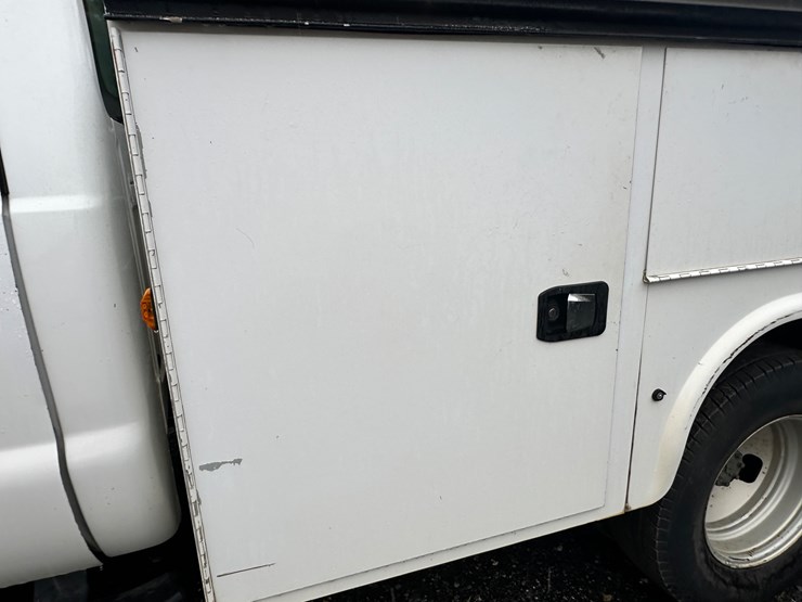 2015-ford-f350-xl-image-45