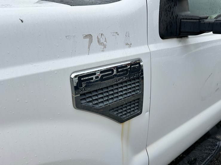 2008-ford-f250-xl-image-47