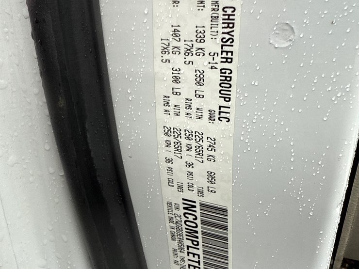 2014-dodge-caravan-image-39