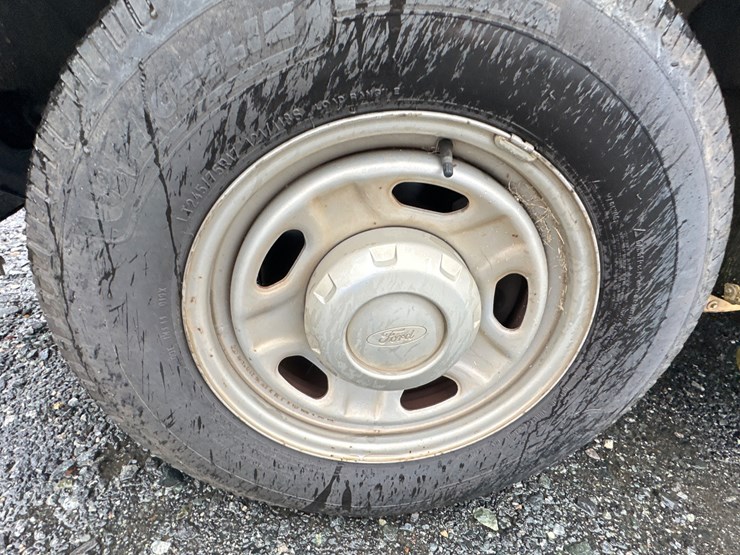 2012-ford-f250-xl-image-45