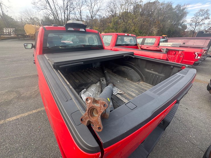 2022-ford-f150-xl-image-5