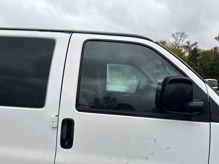 2014-utility-van-image-30