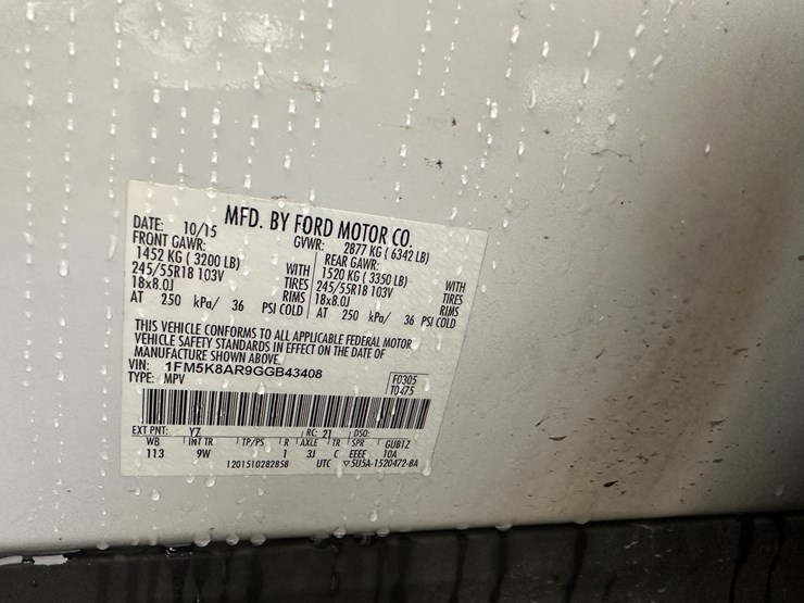 2016-ford-explorer-image-30