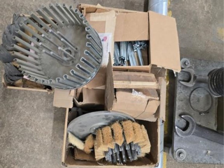 #2734-•-g&p-machinery-epn-flap-sander-image-12