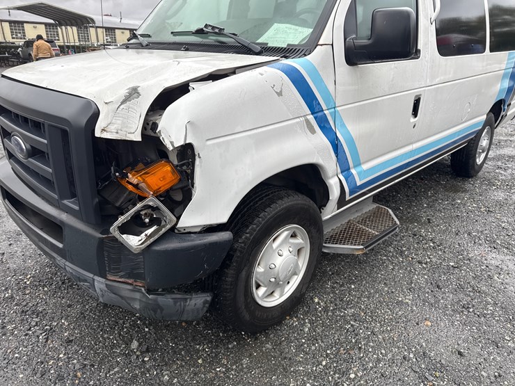 2009-ford-e350-image-8