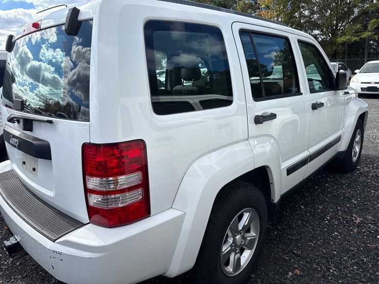 2012-jeep-liberty-image-46