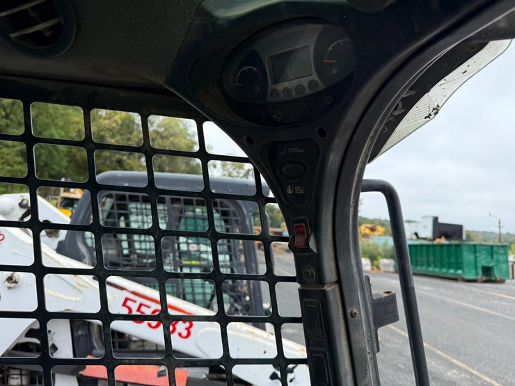 2015-bobcat-s650-image-9