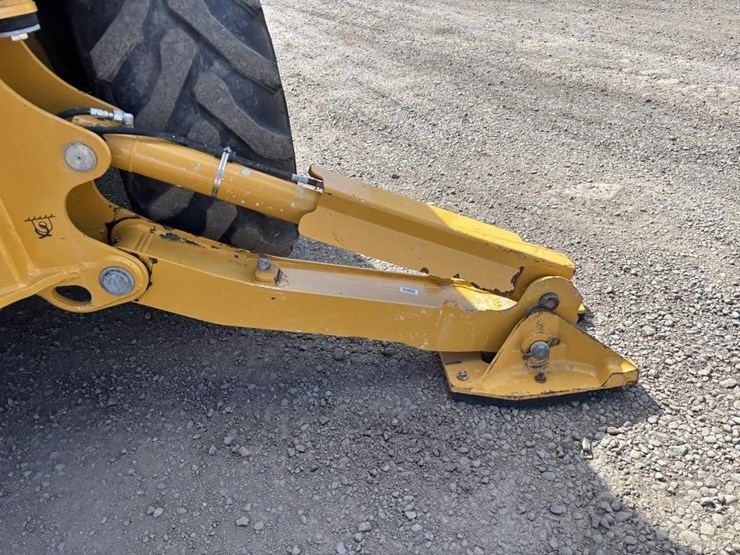 2020-deere-310l-ep-image-25