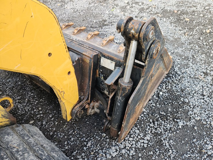 caterpillar-257-image-21