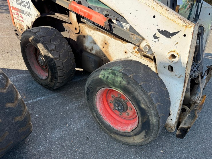 2015-bobcat-s650-image-15