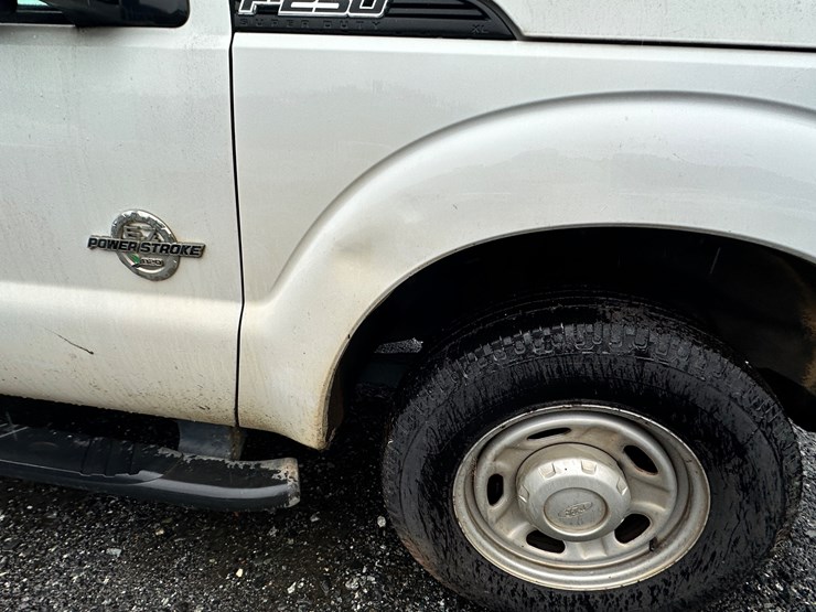 2012-ford-f250-xl-image-31