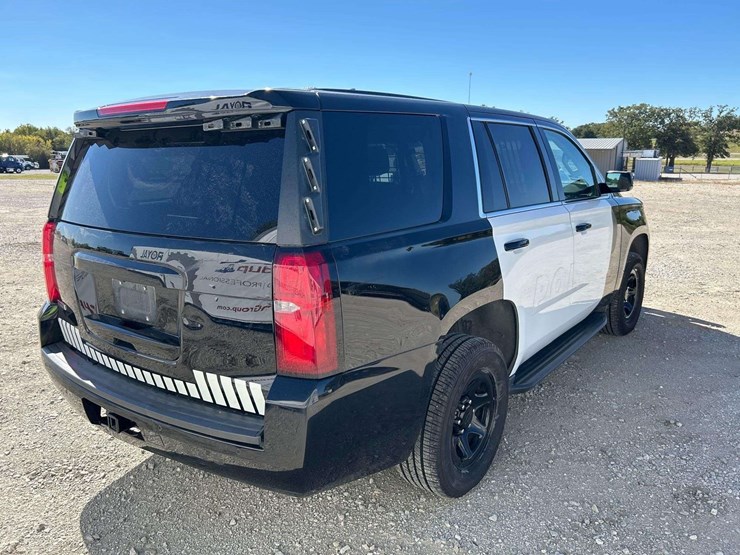 2018-chevrolet-tahoe-image-3