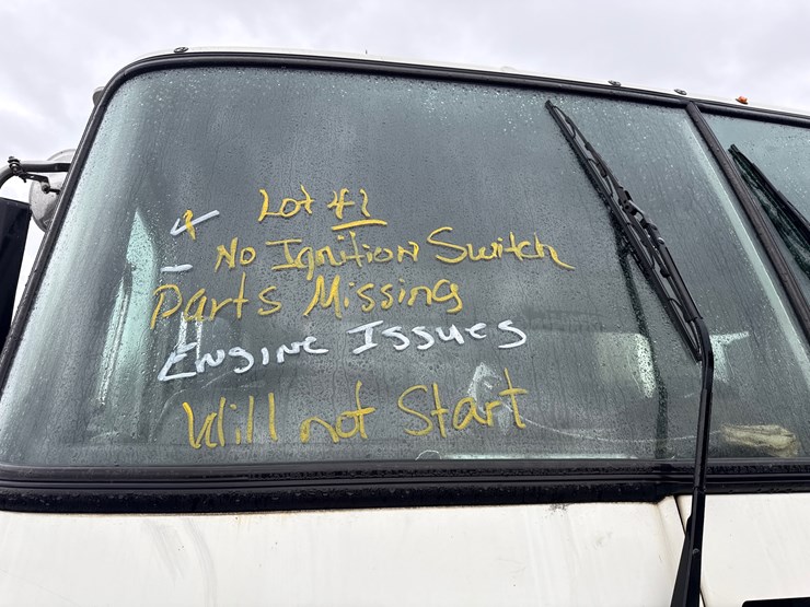 2016-autocar-acx64-image-3