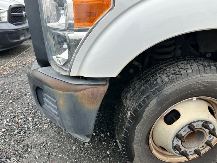 2015-ford-f350-xl-image-44