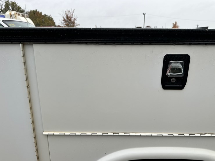 2016-ford-f250-xl-image-12