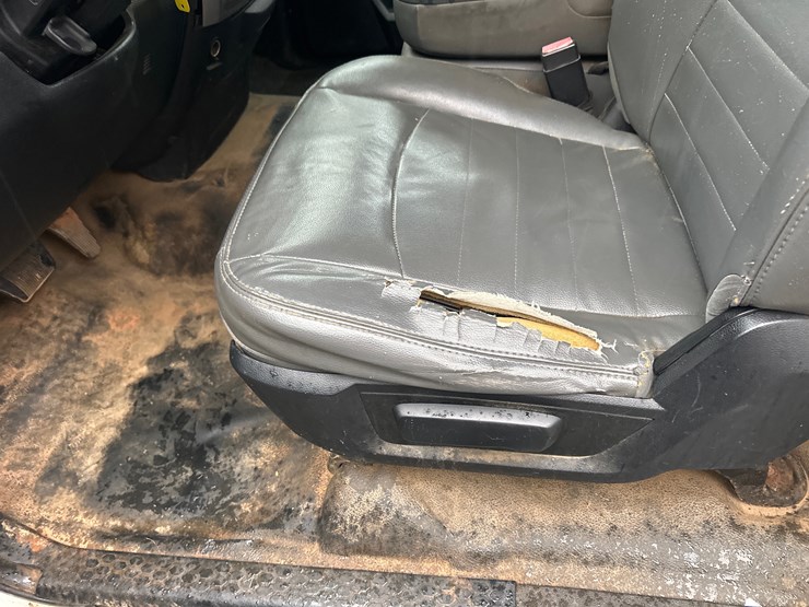 2015-dodge-ram-1500-image-56