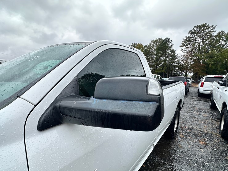 2015-dodge-ram-1500-image-39