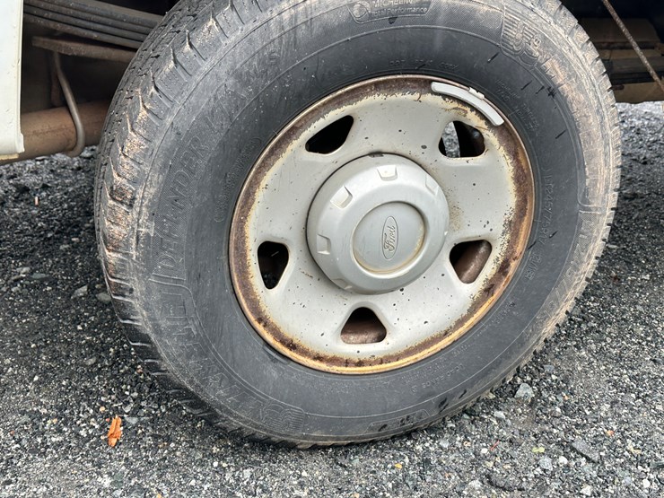 2008-ford-f250-xl-image-10