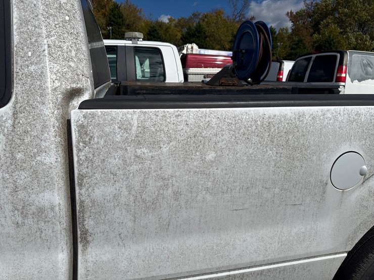 2011-ford-f150-xl-image-42