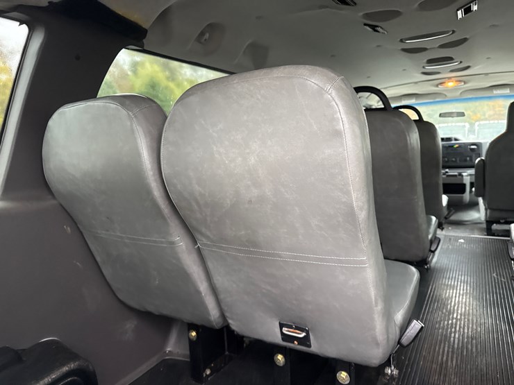 2009-ford-e350-image-29